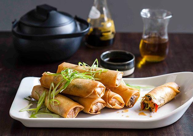 best-party-snack-and-appetiser-ideas-0912GT-classic-spring-rolls-628